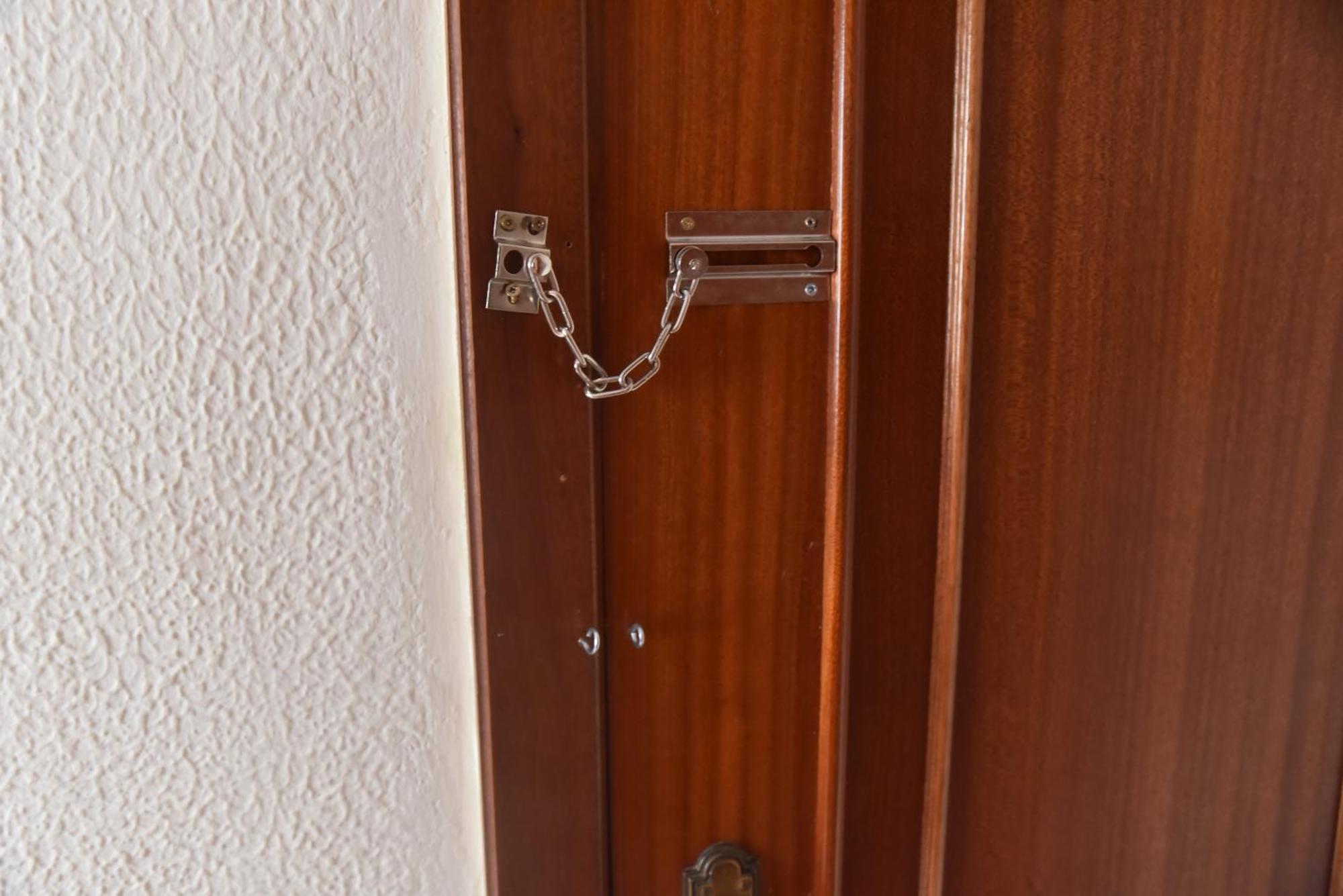 Grosses Modernes Zimmer "Silber" Fuer 2 Personen Und Katzenliebhaber Valencia Exteriör bild