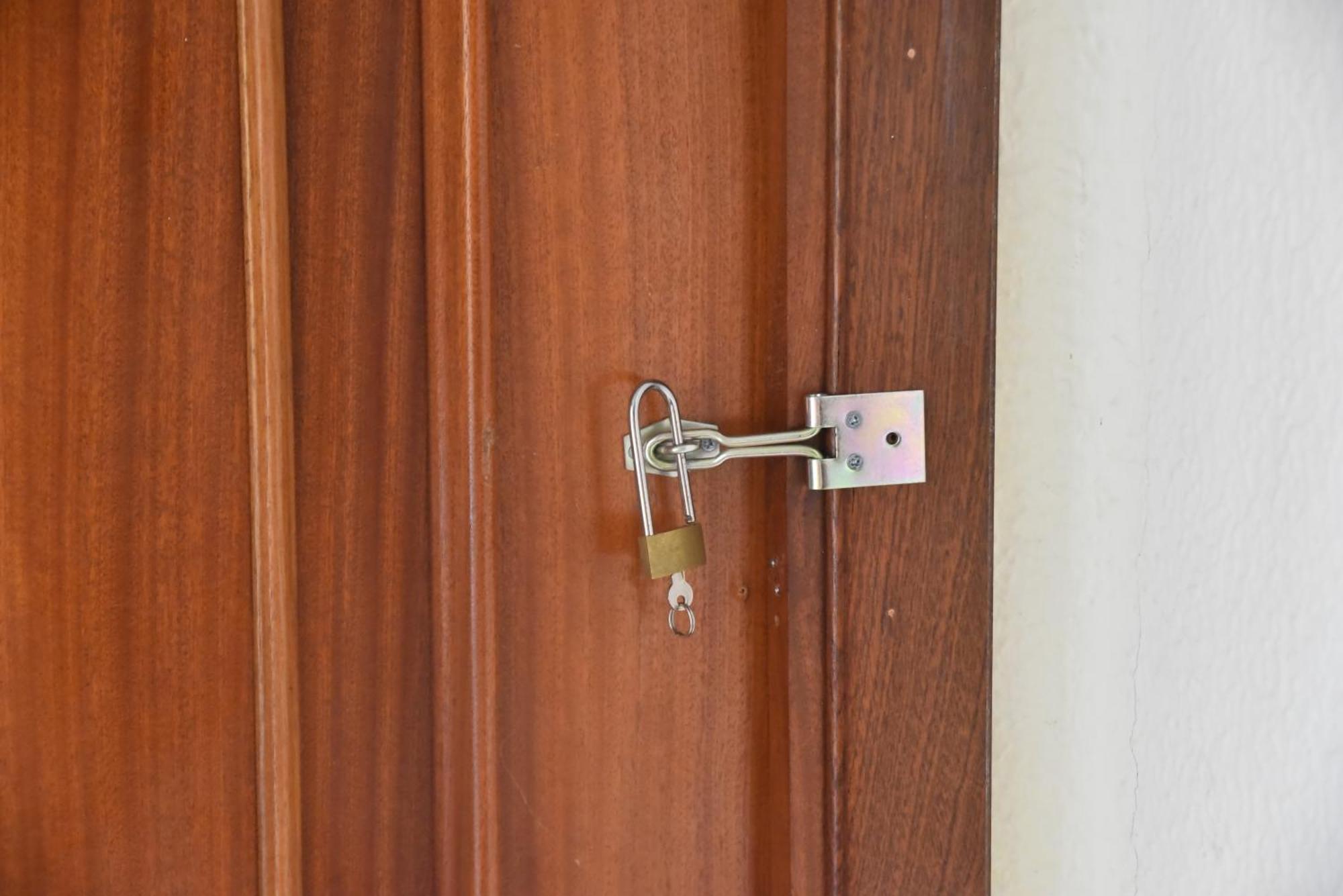 Grosses Modernes Zimmer "Silber" Fuer 2 Personen Und Katzenliebhaber Valencia Exteriör bild
