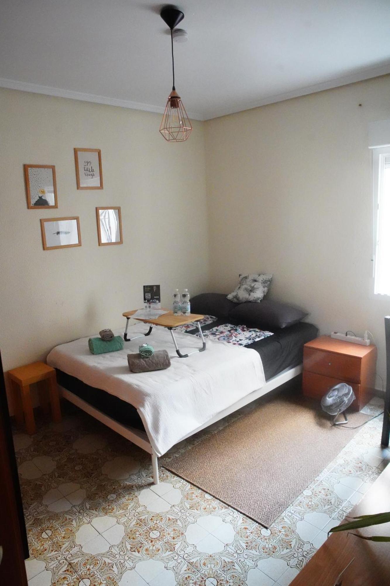 Grosses Modernes Zimmer "Silber" Fuer 2 Personen Und Katzenliebhaber Valencia Exteriör bild